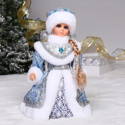 Снегурочка музыкальная "Новогодняя сказка" 30 см (голубая шубка)